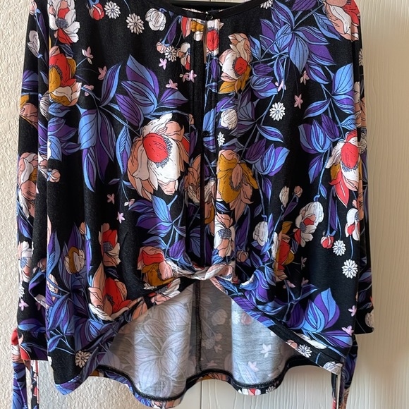 Free people, flowered shirt, with bowtie sleeves - Picture 3 of 8